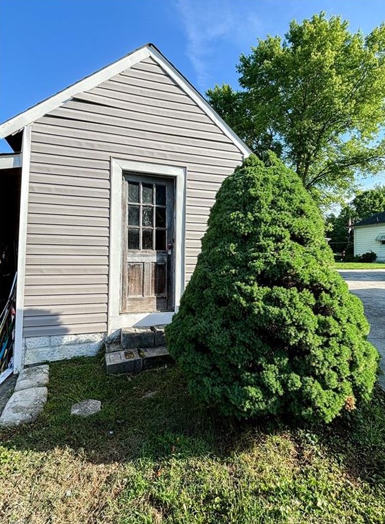 214 Broad St, Mount Airy NC  27030-4685 exterior