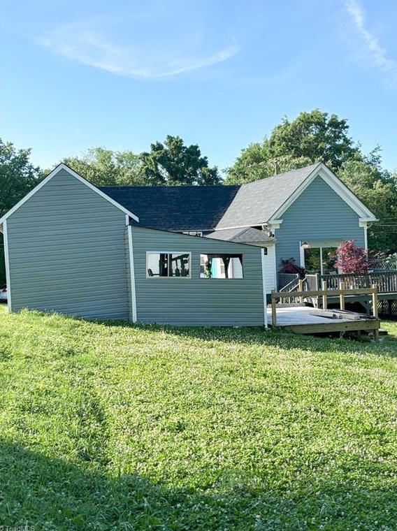 214 Broad St, Mount Airy NC  27030-4685 exterior