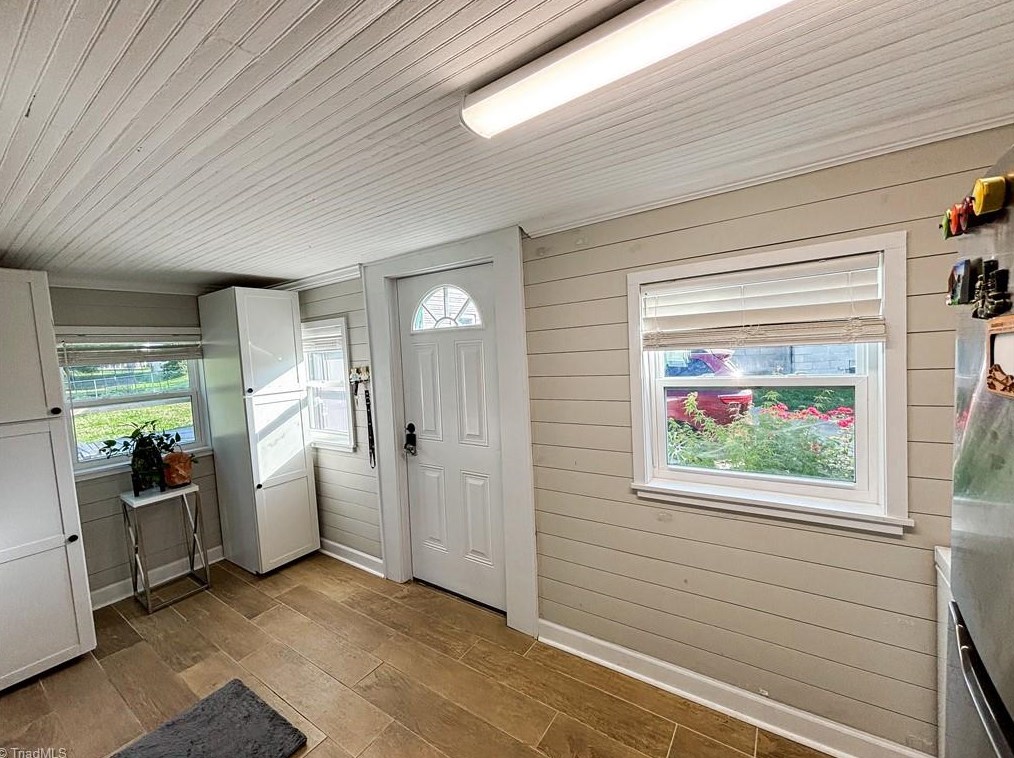 214 Broad St, Mount Airy NC  27030-4685 exterior