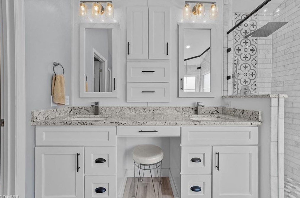 4705 Crystal Lake Dr, Greensboro NC 27410-9353 exterior