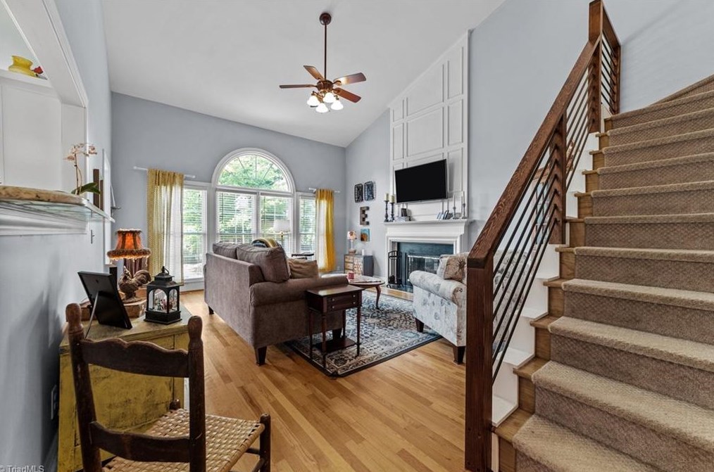 4705 Crystal Lake Dr, Greensboro NC 27410-9353 exterior