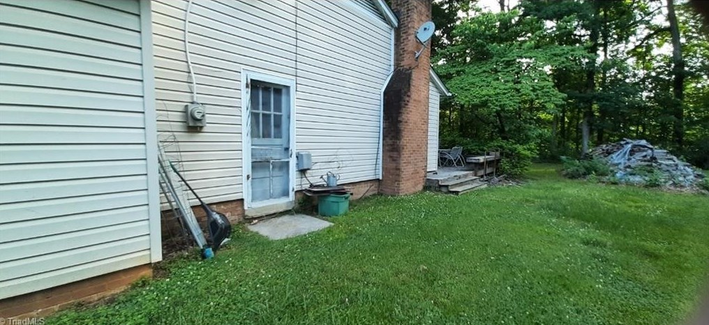 2400 Denver Dr, Greensboro NC  27406-6302 exterior