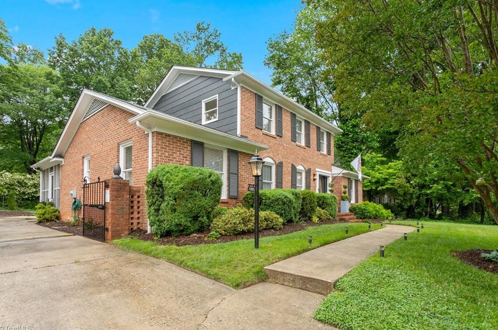 1303 Bearhollow Rd, Greensboro NC  27410-3609 exterior