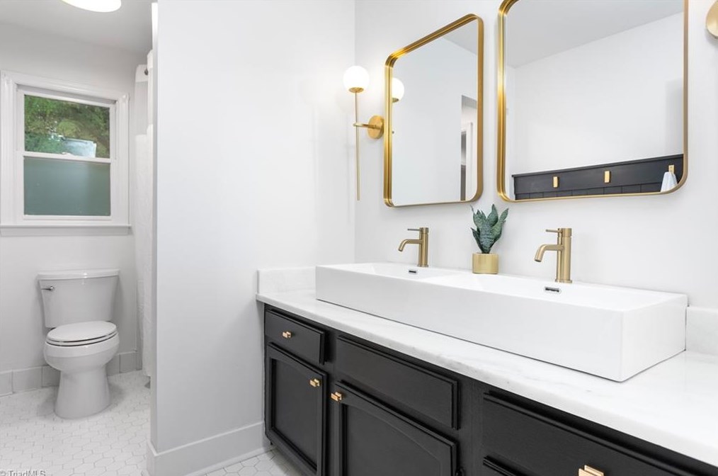 1303 Bearhollow Rd, Greensboro NC  27410-3609 exterior