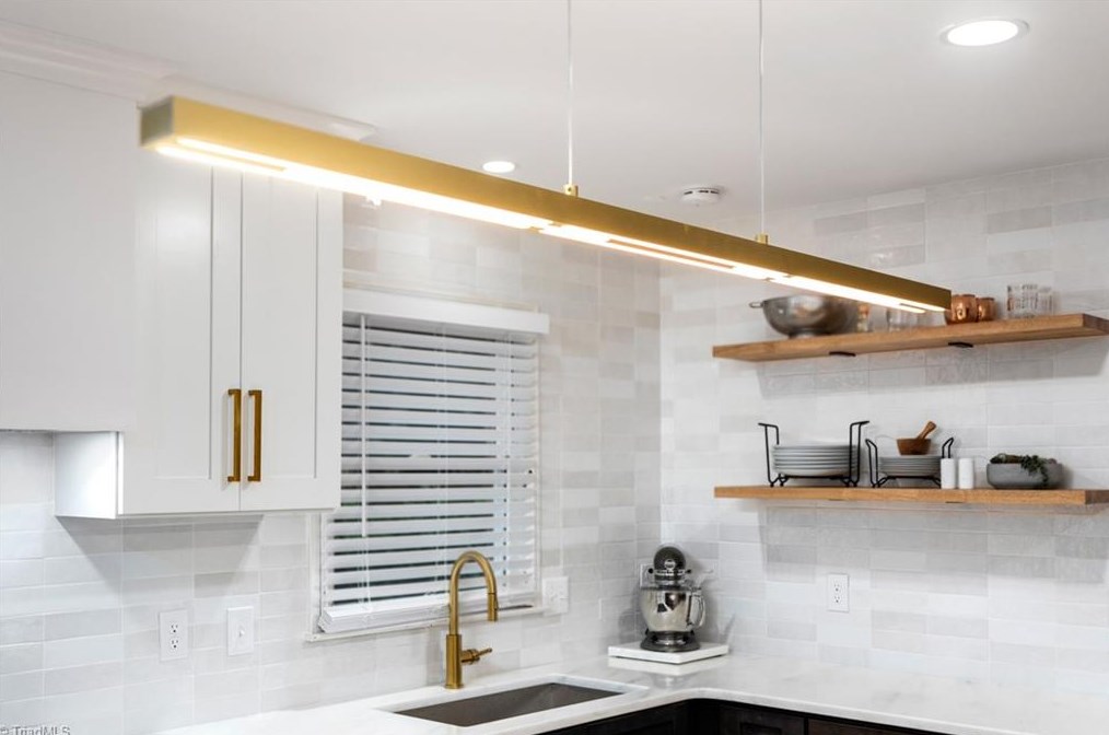 1303 Bearhollow Rd, Greensboro NC  27410-3609 exterior