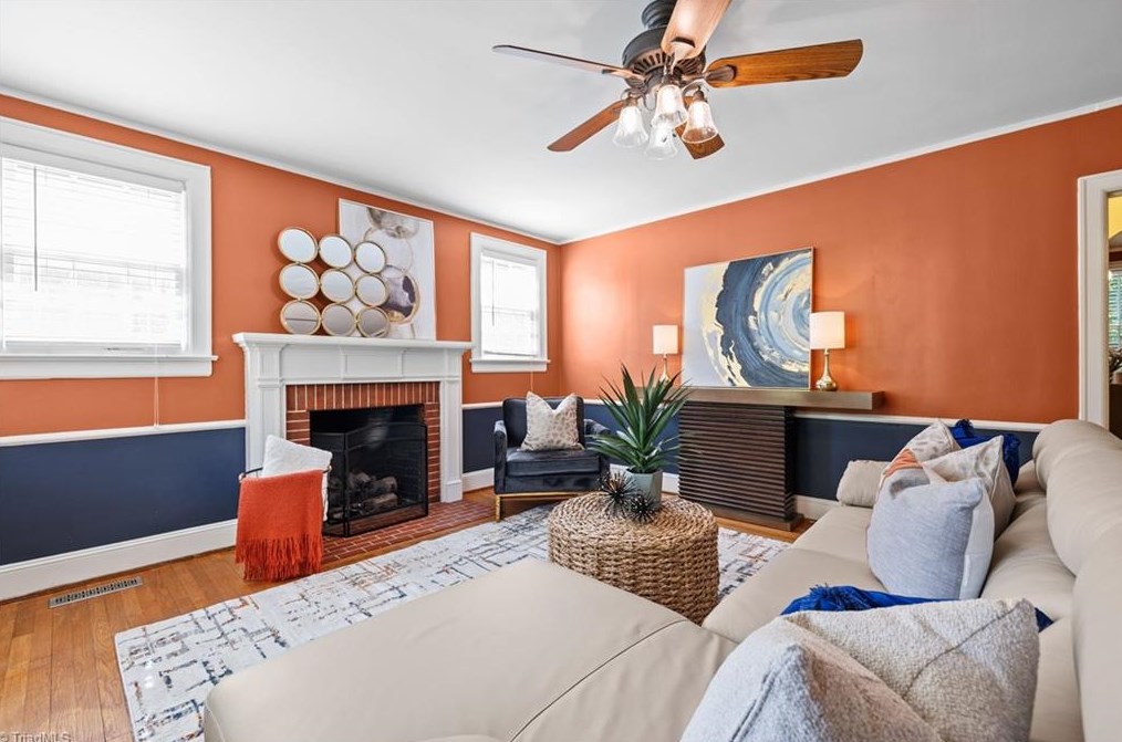 2503 Walker Ave, Greensboro NC  27403-2034 exterior