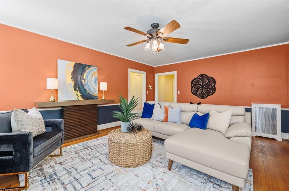 2503 Walker Ave, Greensboro NC  27403-2034 exterior