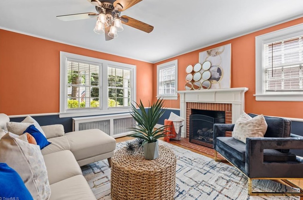 2503 Walker Ave, Greensboro NC  27403-2034 exterior