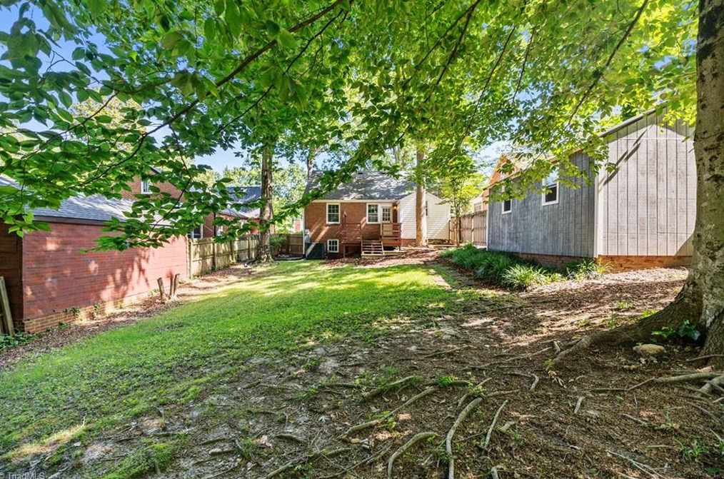 2503 Walker Ave, Greensboro NC  27403-2034 exterior