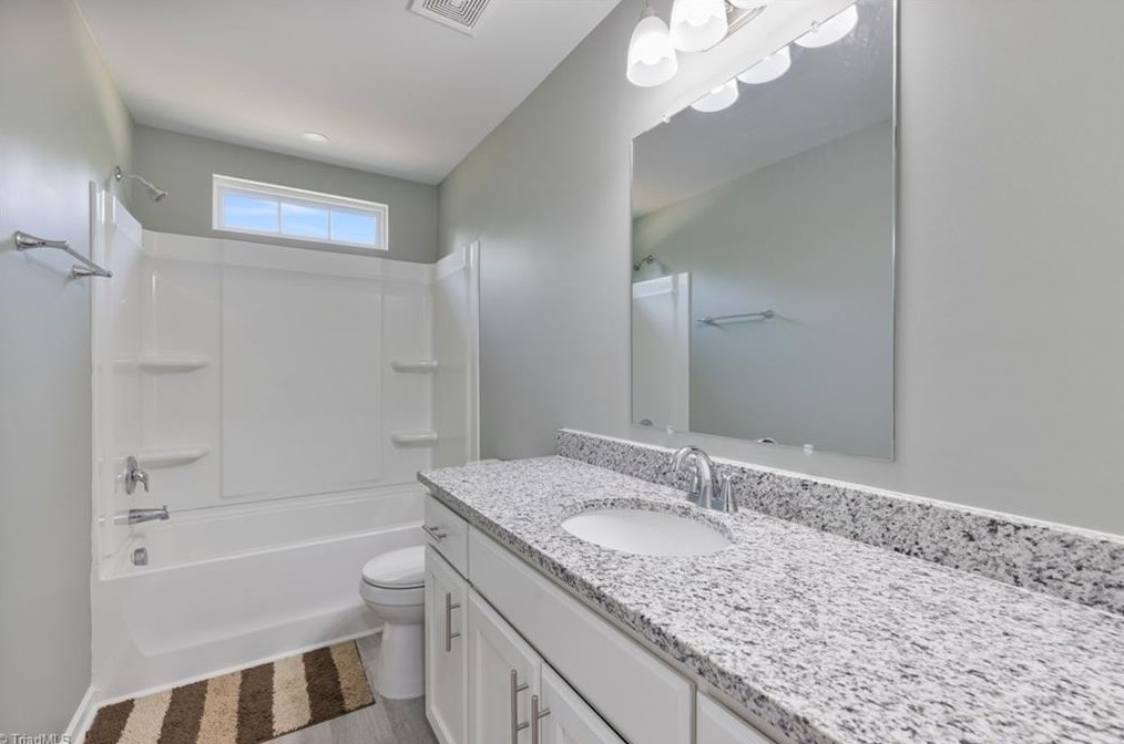 916 Countrymans Ct, Kernersville NC  27284-7501 exterior