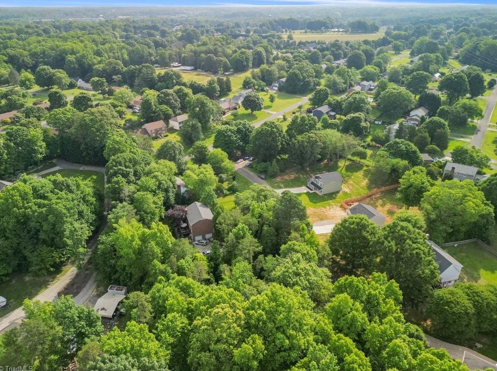 916 Countrymans Ct, Kernersville NC  27284-7501 exterior