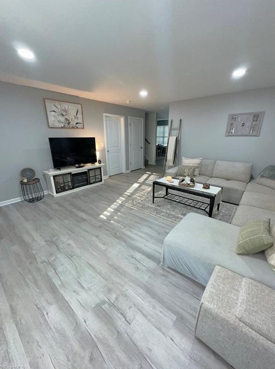 916 Countrymans Ct, Kernersville NC  27284-7501 exterior