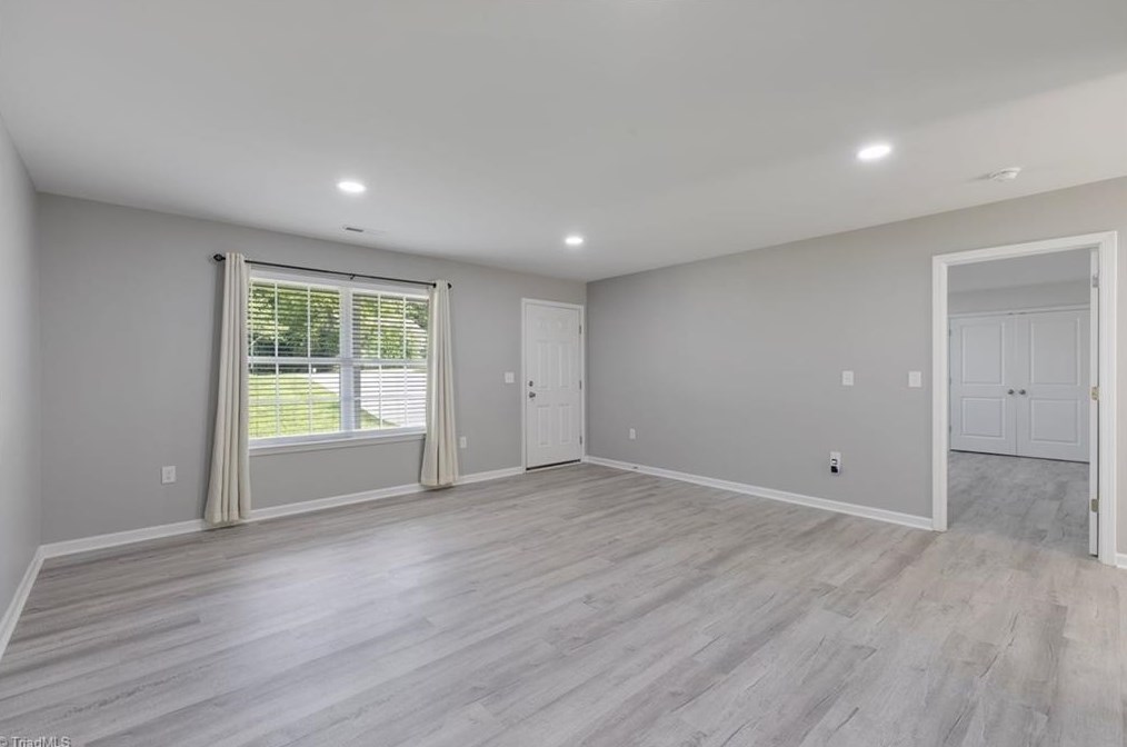 916 Countrymans Ct, Kernersville NC  27284-7501 exterior