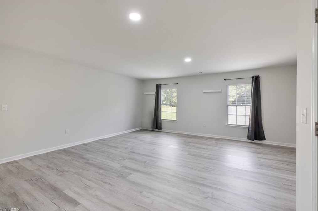 916 Countrymans Ct, Kernersville NC  27284-7501 exterior