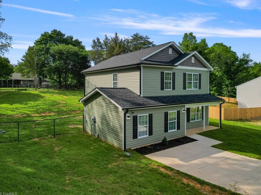 916 Countrymans Ct, Kernersville NC  27284-7501 exterior