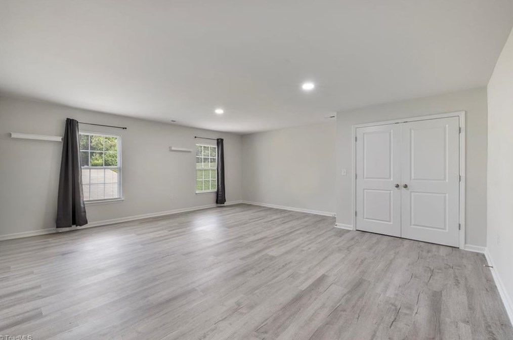 916 Countrymans Ct, Kernersville NC  27284-7501 exterior