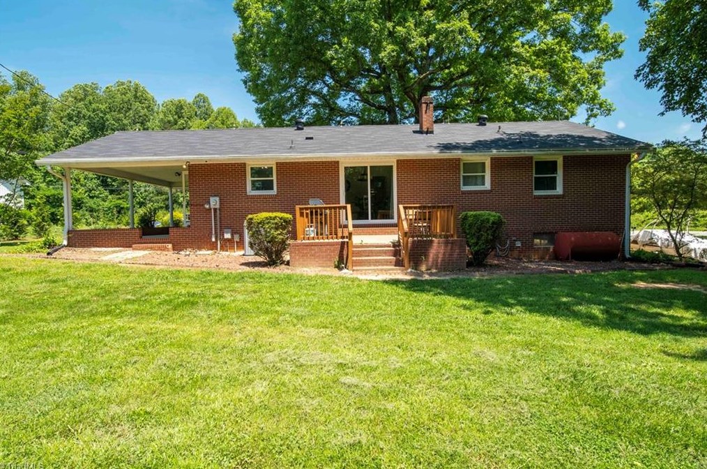 7280 Vance Rd, Kernersville NC  27284-7366 exterior