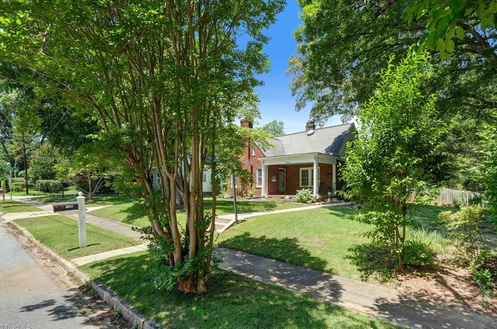 1906 Fernwood Dr, Greensboro NC 27408-5524 exterior