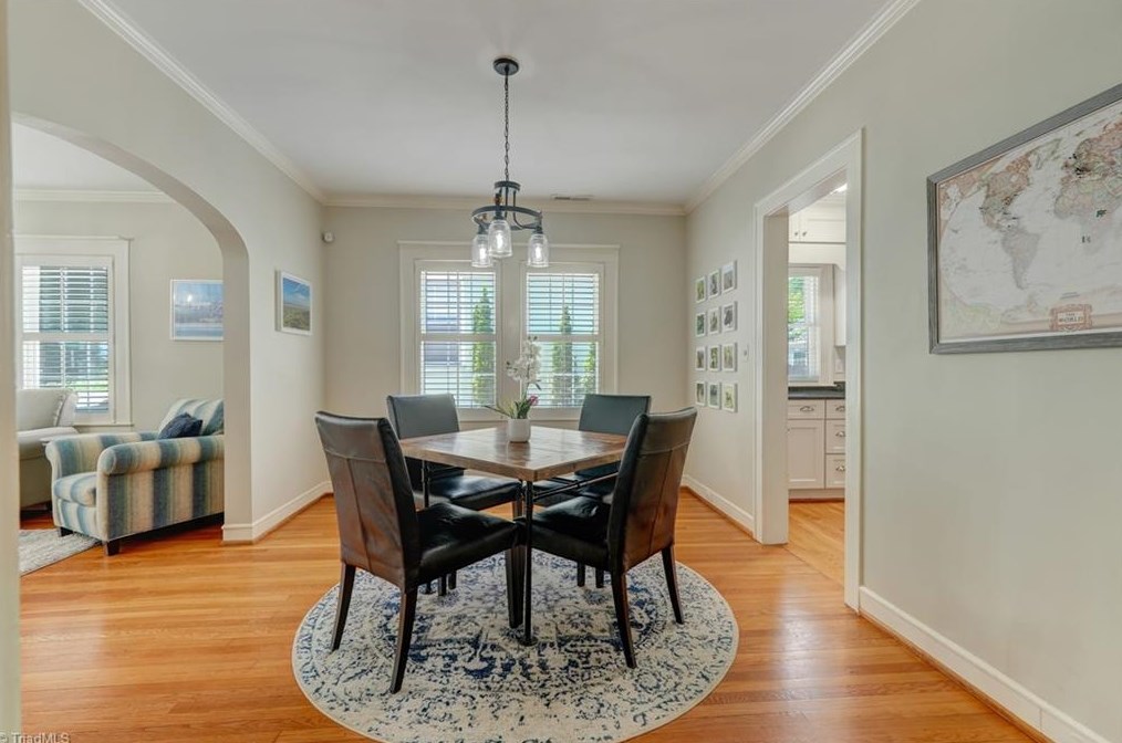 1906 Fernwood Dr, Greensboro NC 27408-5524 exterior