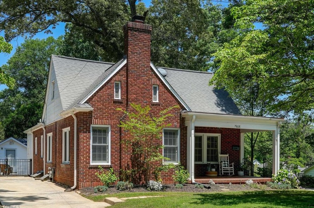 1906 Fernwood Dr, Greensboro NC 27408-5524 exterior