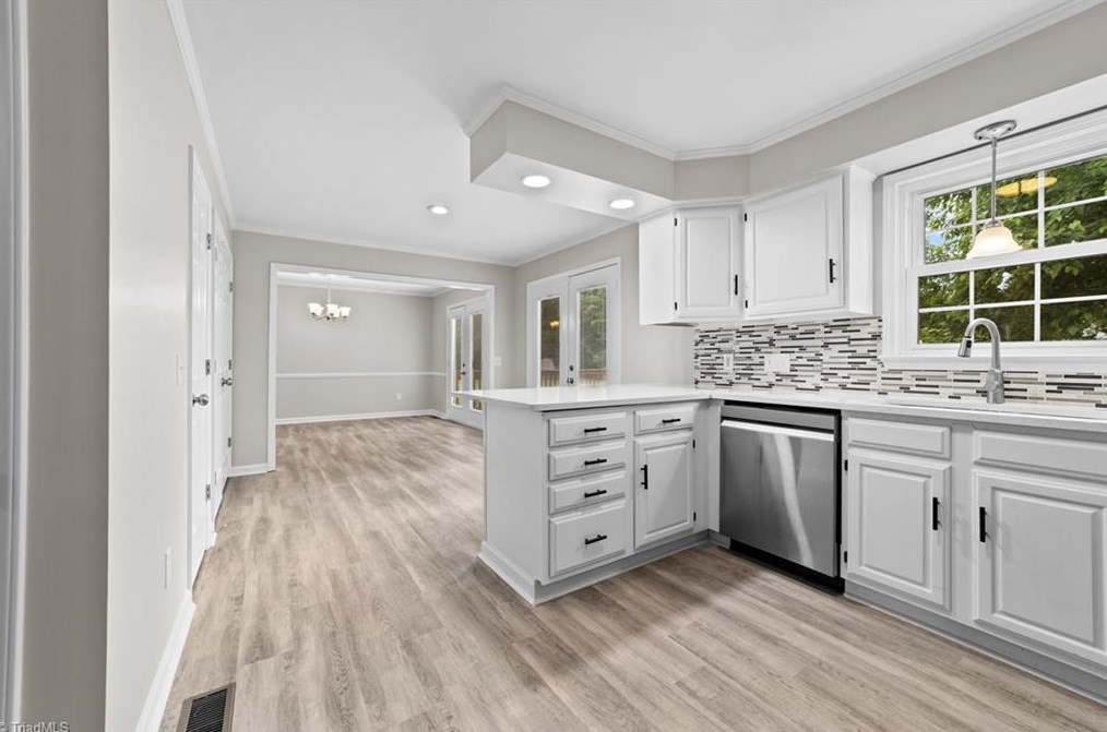 3214 Derby Cir, High Point NC  27265-2596 exterior