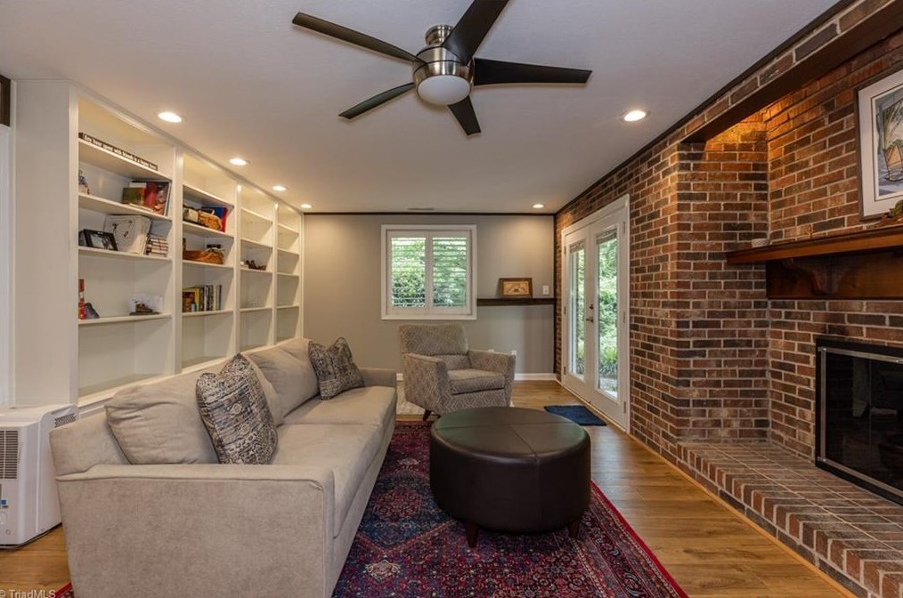 5000 Woodmark Dr, Greensboro NC  27407-8253 exterior