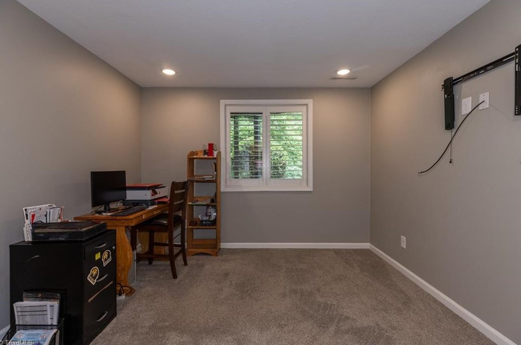 5000 Woodmark Dr, Greensboro NC  27407-8253 exterior