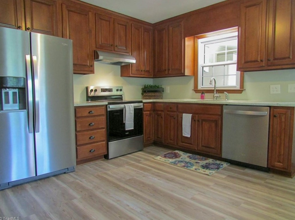 1101 Kentmere Rd, Greensboro NC  27406-8114 exterior