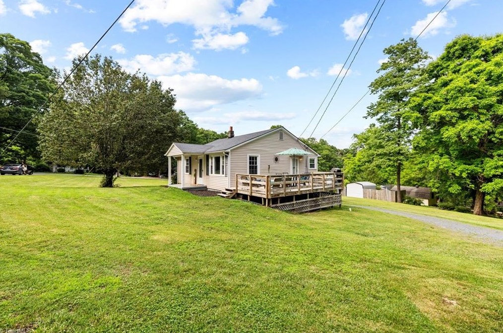 310 Saunders Dr, Asheboro NC 27203-3847 exterior