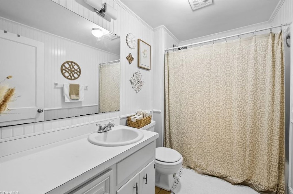 310 Saunders Dr, Asheboro NC 27203-3847 exterior