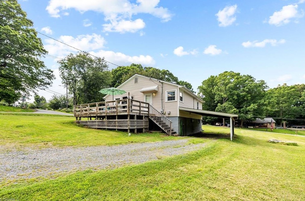 310 Saunders Dr, Asheboro NC 27203-3847 exterior