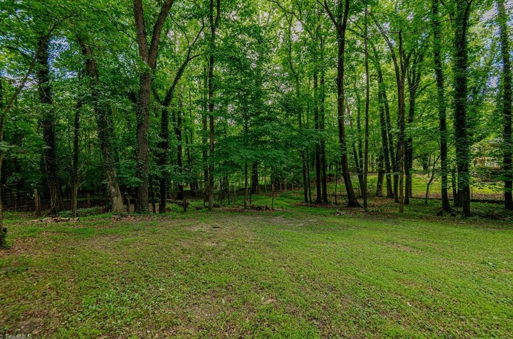 217 Pineridge Dr, High Point NC  27262-8207 exterior