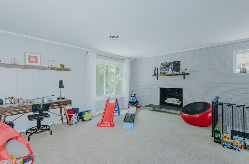 217 Pineridge Dr, High Point NC  27262-8207 exterior