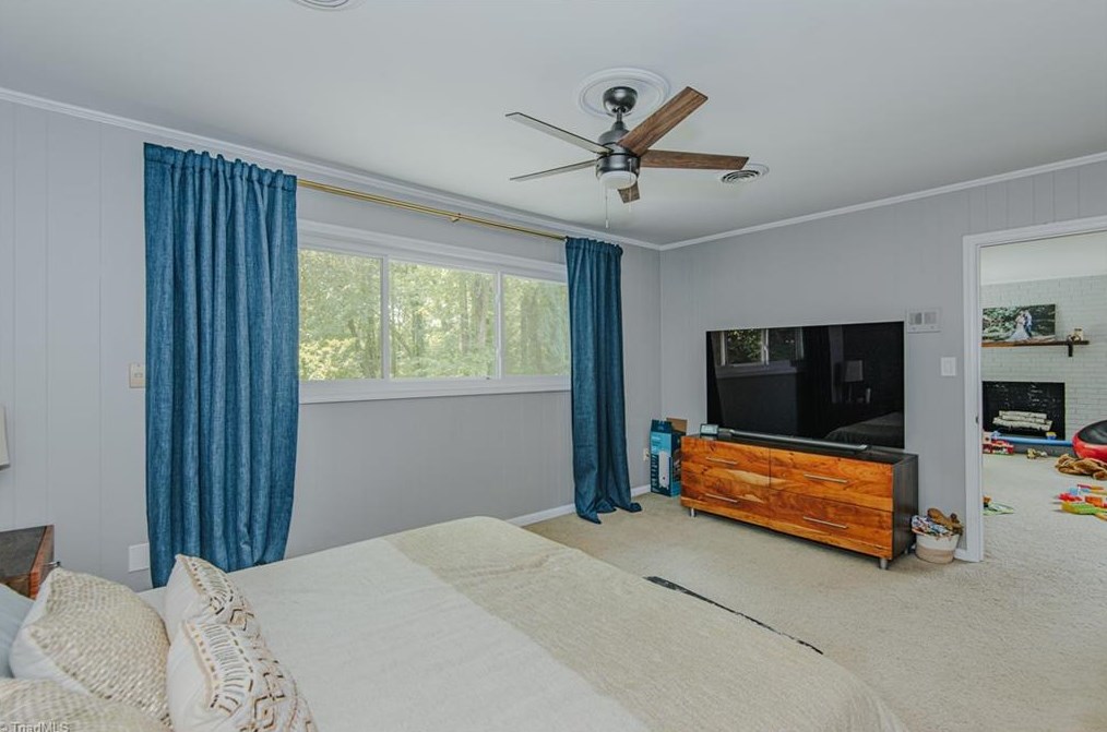 217 Pineridge Dr, High Point NC  27262-8207 exterior