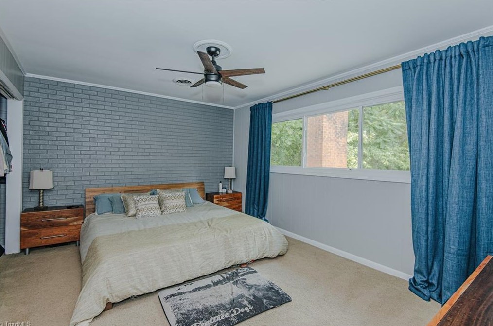 217 Pineridge Dr, High Point NC  27262-8207 exterior