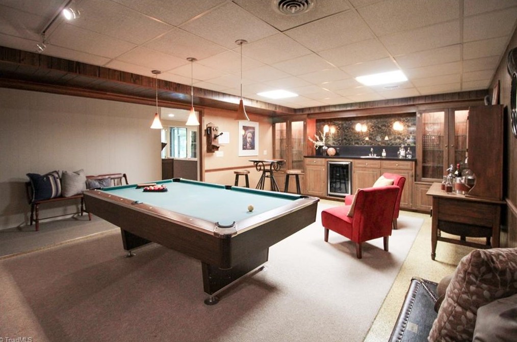 3907 Cascade Dr, Greensboro NC  27410-3909 exterior