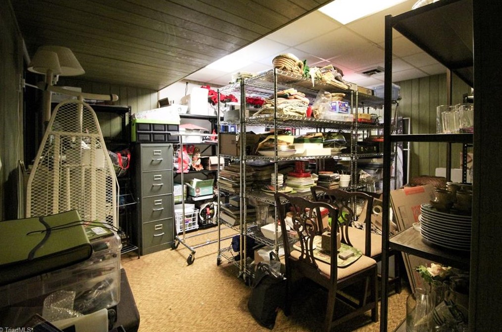 3907 Cascade Dr, Greensboro NC  27410-3909 exterior