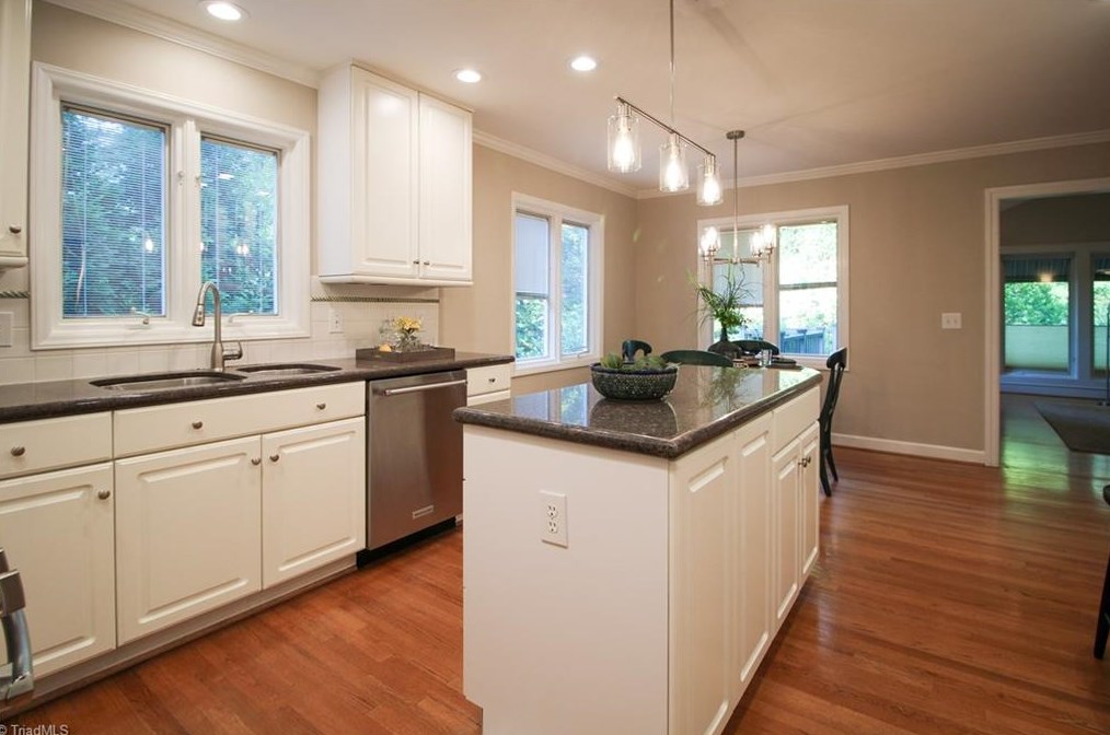 3907 Cascade Dr, Greensboro NC  27410-3909 exterior