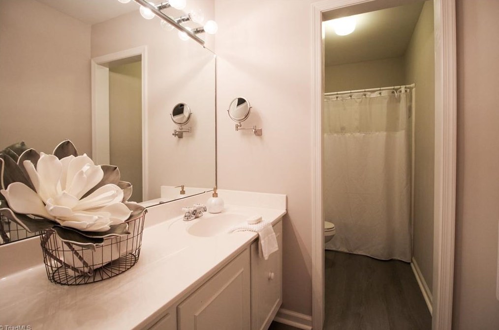 3907 Cascade Dr, Greensboro NC  27410-3909 exterior