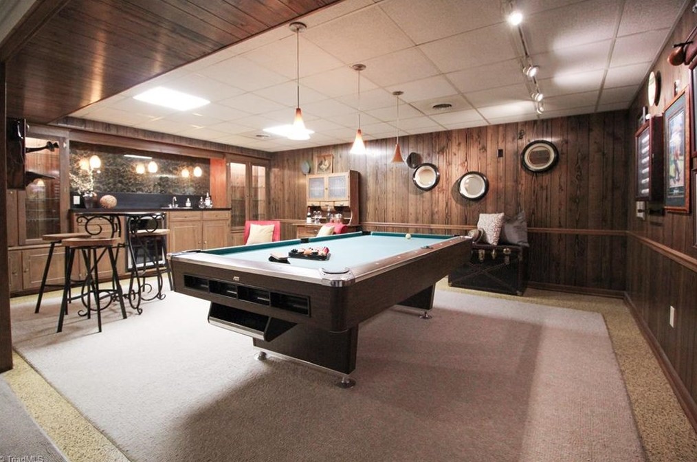 3907 Cascade Dr, Greensboro NC  27410-3909 exterior