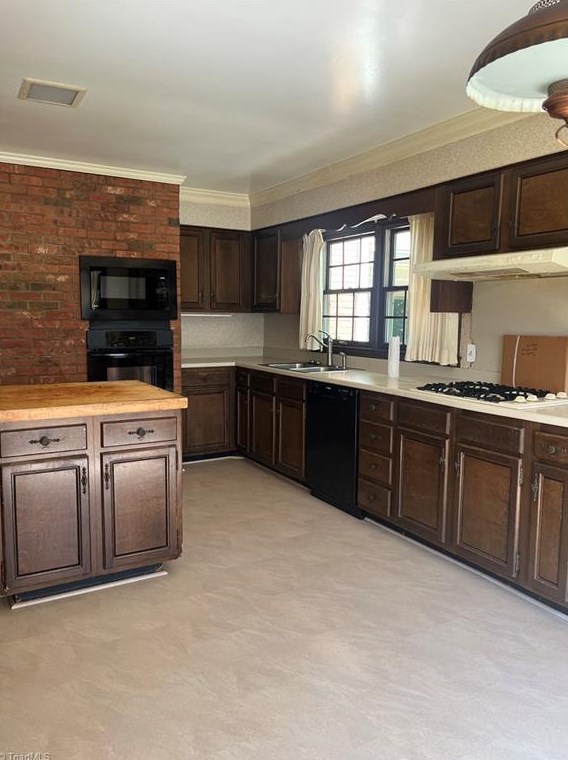 2304 Red Forest Rd, Greensboro NC  exterior