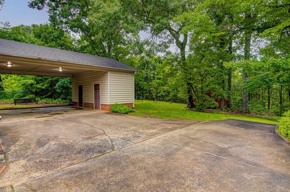 2304 Red Forest Rd, Greensboro NC  exterior