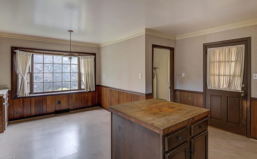 2304 Red Forest Rd, Greensboro NC  exterior