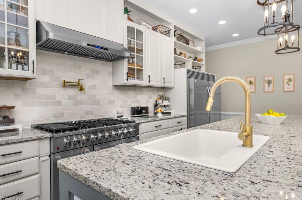 123 Sports Ln, Pilot Mountain NC  27041-7452 exterior