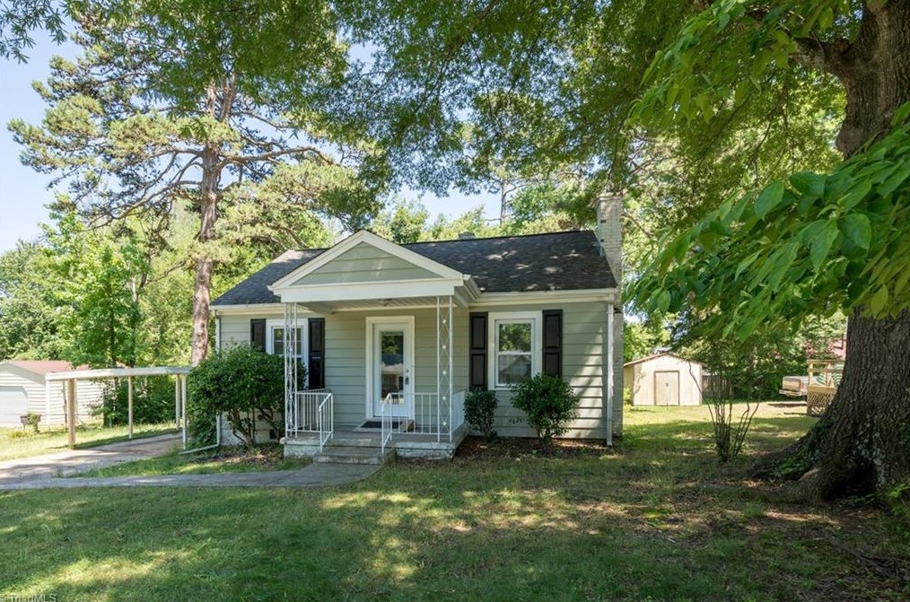 106 Avery Ave, High Point NC 27265-2041 exterior