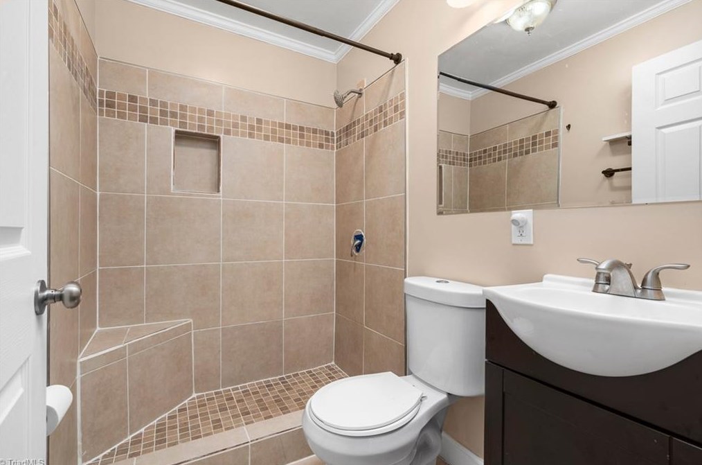 106 Avery Ave, High Point NC 27265-2041 exterior