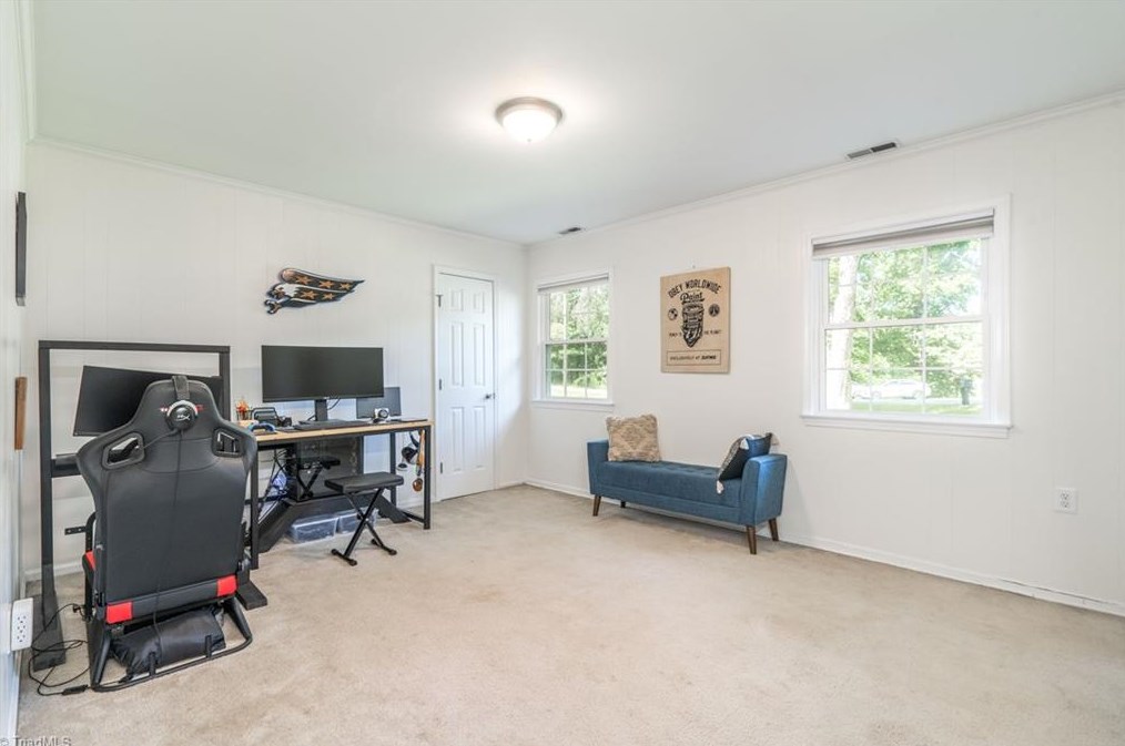 810 Prince Charles Ct, Kernersville NC  exterior