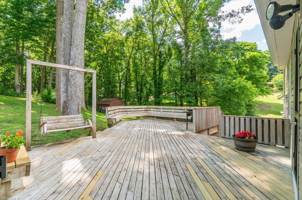 810 Prince Charles Ct, Kernersville NC  exterior