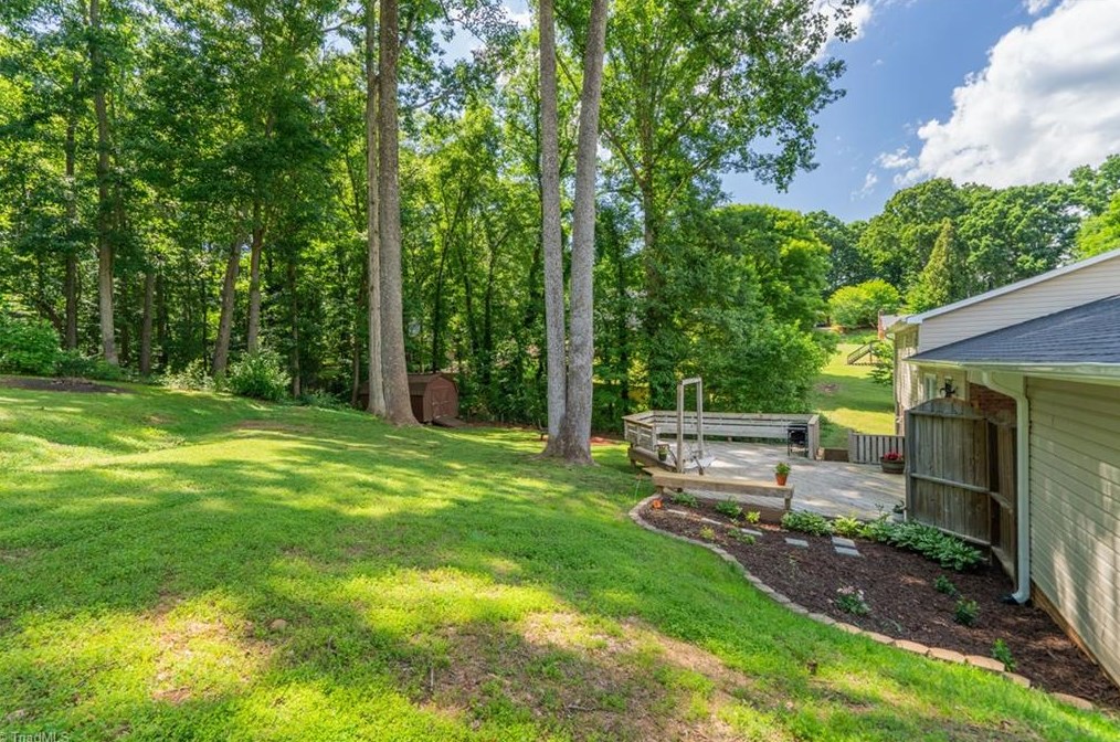 810 Prince Charles Ct, Kernersville NC  exterior