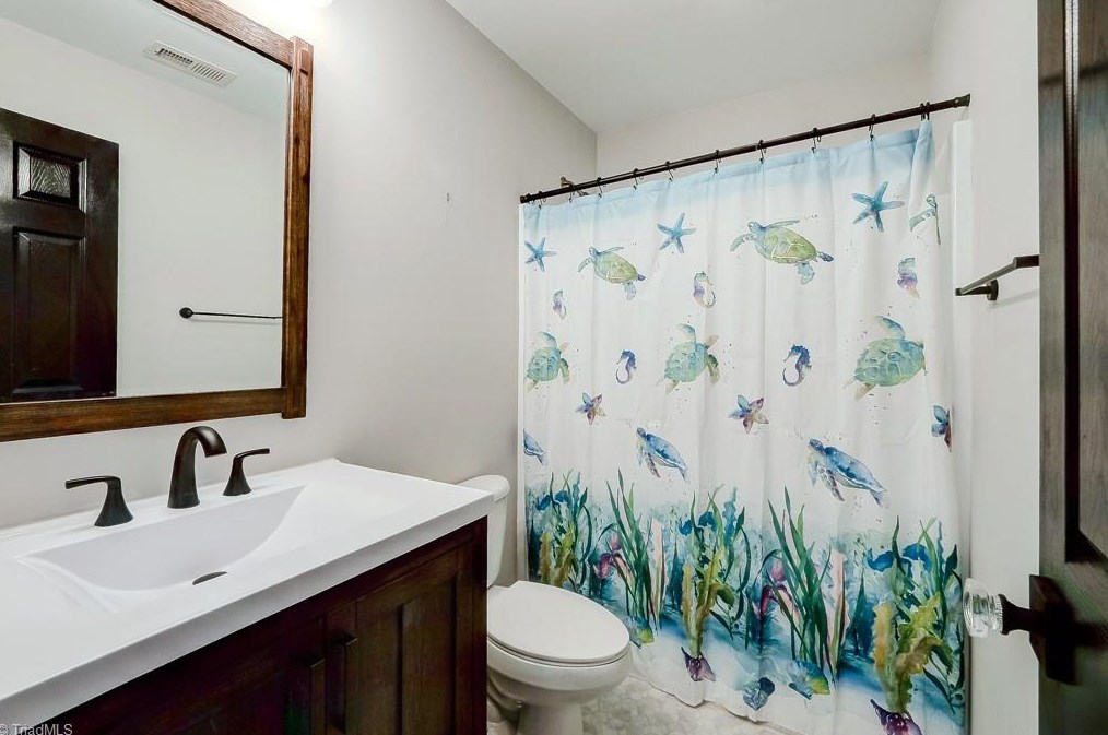 220 Drake Ln, Lexington NC  27295-9833 exterior